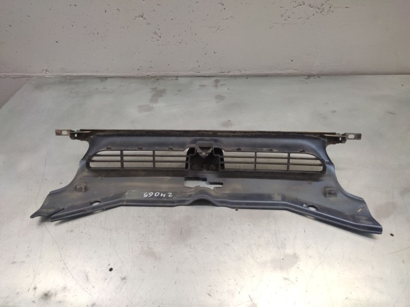 Recambio de rejilla delantera para peugeot partner (s1) combispace referencia OEM IAM   