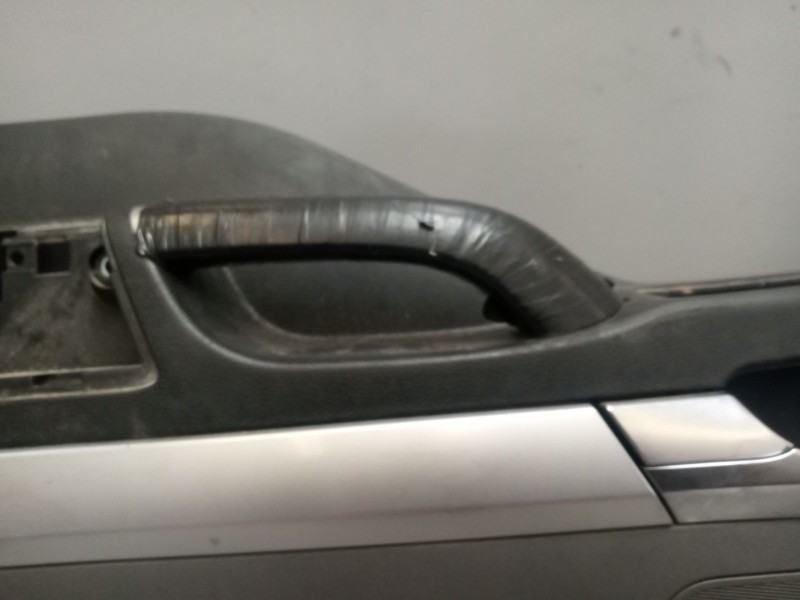 Recambio de guarnecido puerta delantera izquierda para man tgs referencia OEM IAM 81626306105  81626306147