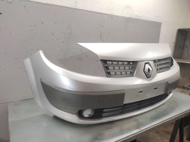 Recambio de paragolpes delantero para renault scenic ii 1.9 dci diesel referencia OEM IAM   
