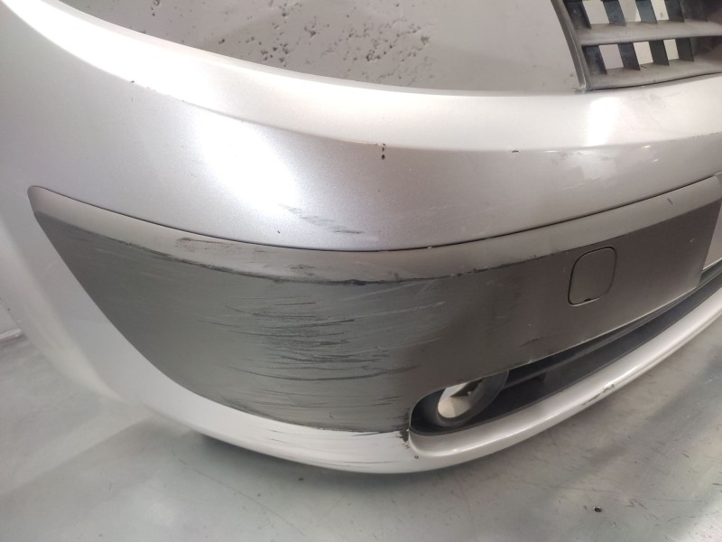 Recambio de paragolpes delantero para renault scenic ii 1.9 dci diesel referencia OEM IAM   