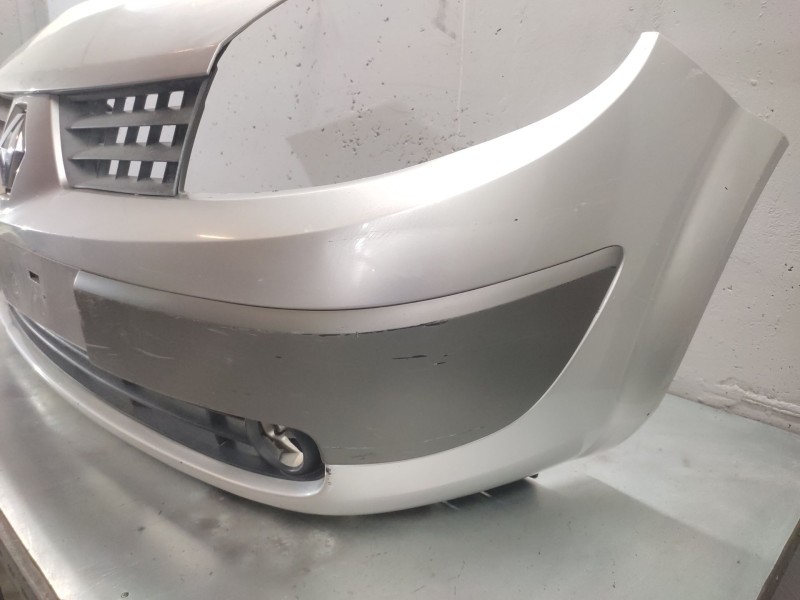 Recambio de paragolpes delantero para renault scenic ii 1.9 dci diesel referencia OEM IAM   