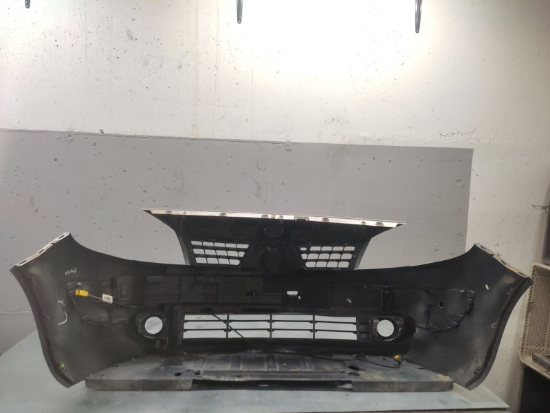 Recambio de paragolpes delantero para renault scenic ii 1.9 dci diesel referencia OEM IAM   