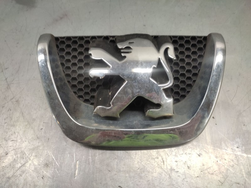 Recambio de emblema para peugeot 207 urban referencia OEM IAM   