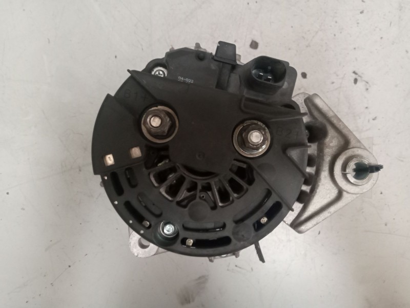 Recambio de alternador para iveco daily combi bus referencia OEM IAM AI-90032  12V/140A