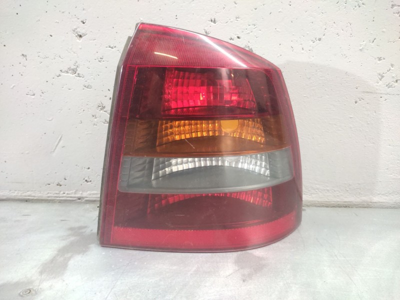 Recambio de piloto trasero derecho para opel astra g berlina club referencia OEM IAM   