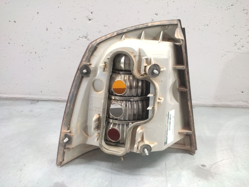 Recambio de piloto trasero derecho para opel astra g berlina club referencia OEM IAM   