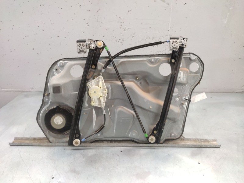 Recambio de elevalunas delantero izquierdo para volkswagen bora berlina (1j2) highline 4motion referencia OEM IAM 1J4837729AA  