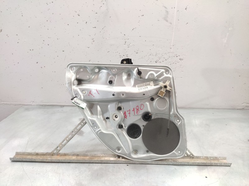 Recambio de elevalunas trasero izquierdo para volkswagen bora berlina (1j2) highline 4motion referencia OEM IAM 1J5839729G  