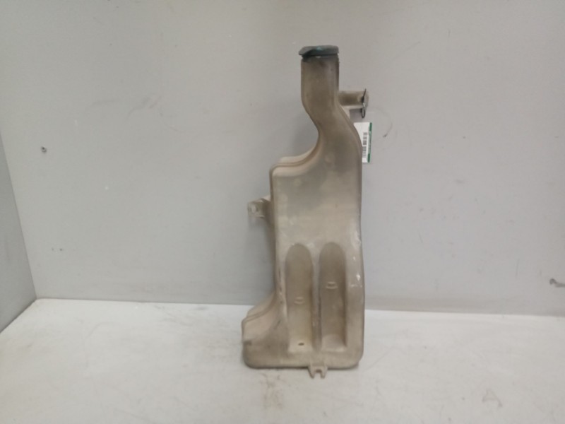 Recambio de deposito limpia para iveco daily combi bus referencia OEM IAM 500336393  