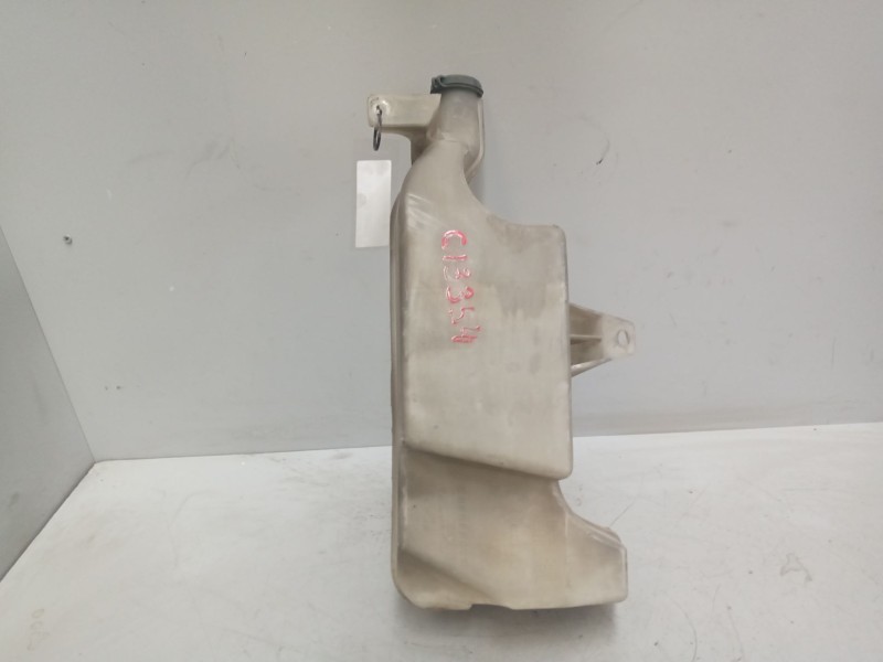 Recambio de deposito limpia para iveco daily combi bus referencia OEM IAM 500336393  