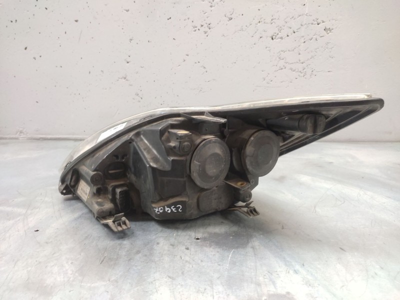 Recambio de faro derecho para ford focus berlina (cap) 1.6 tdci cat referencia OEM IAM   
