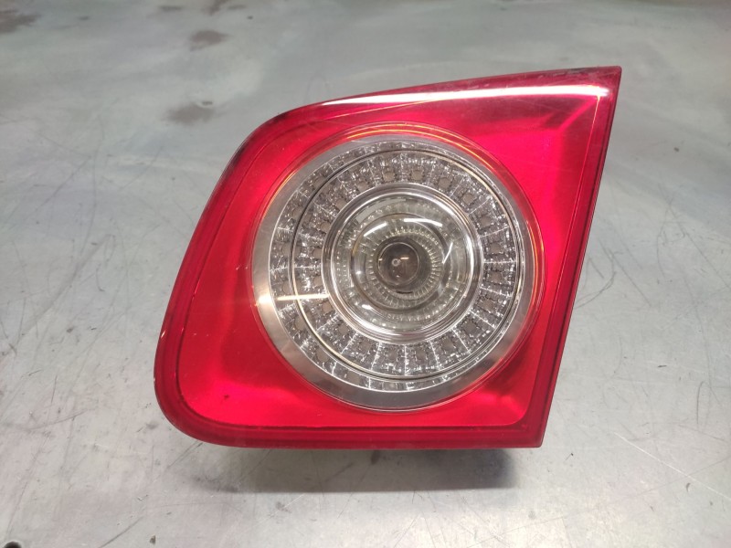 Recambio de piloto trasero derecho interior para volkswagen jetta iii (1k2) 1.9 tdi referencia OEM IAM   