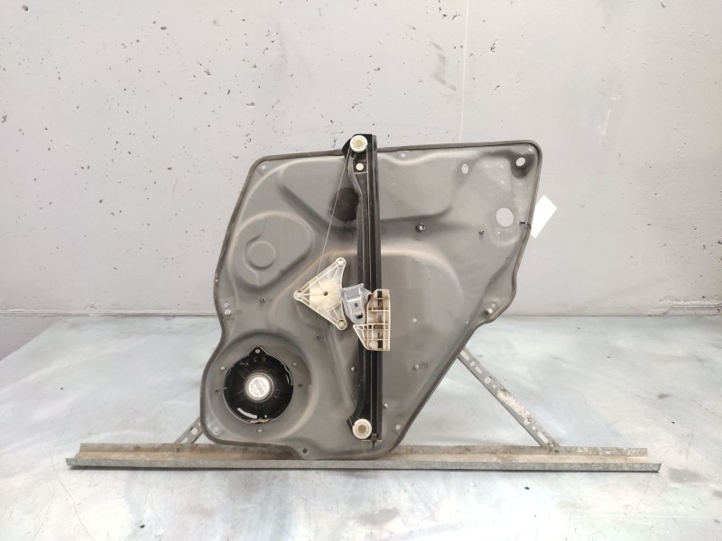 Recambio de elevalunas trasero izquierdo para mercedes-benz clase b (w245) 200 (245.233) referencia OEM IAM A1697301579  