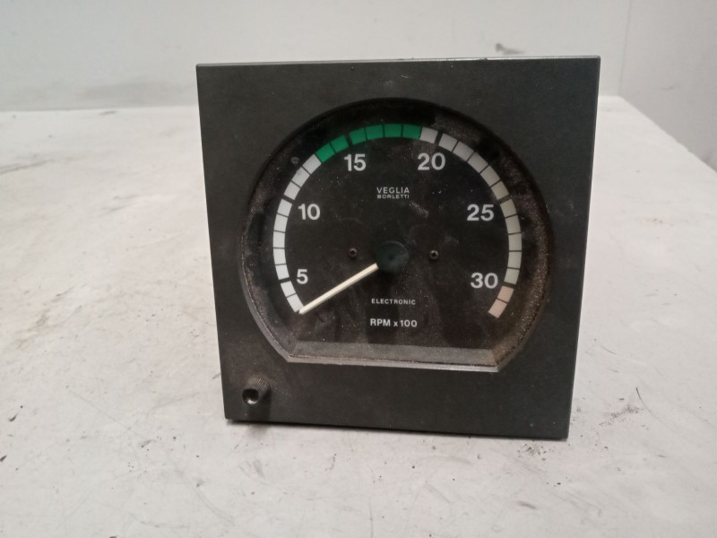 Recambio de cuadro instrumentos para iveco eurocargo referencia OEM IAM 41200731  6842039900