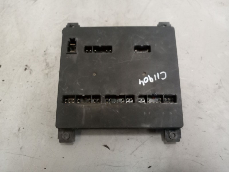 Recambio de caja reles / fusibles para nissan trucks atleon 140 referencia OEM IAM 24310LA300  