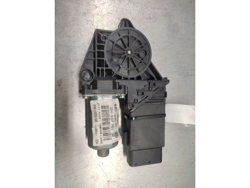 Recambio de motor elevalunas delantero izquierdo para volkswagen passat variant (3b6) referencia OEM IAM 3B4837751QR  
