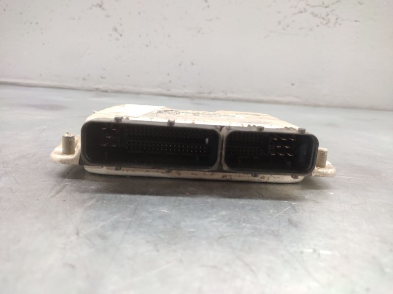 Recambio de centralita motor uce para seat alhambra (7v9) kids referencia OEM IAM 038906019BH  0281011199