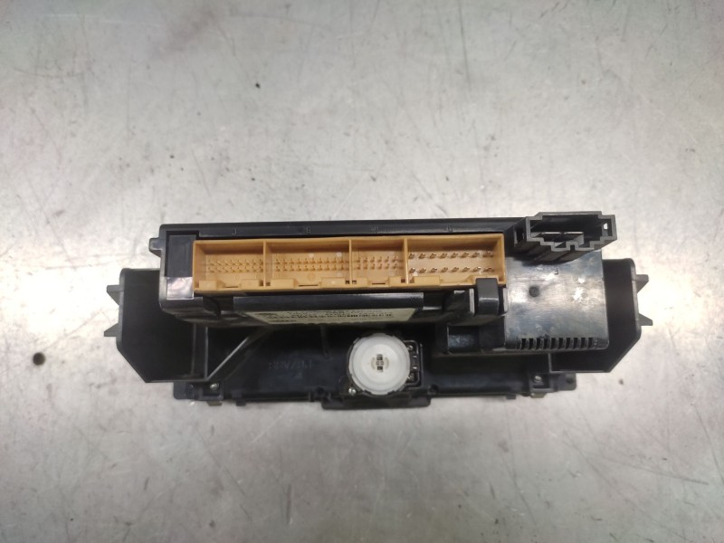 Recambio de mando climatizador para audi a4 berlina (b5) 1.8 referencia OEM IAM 8D0820043M  