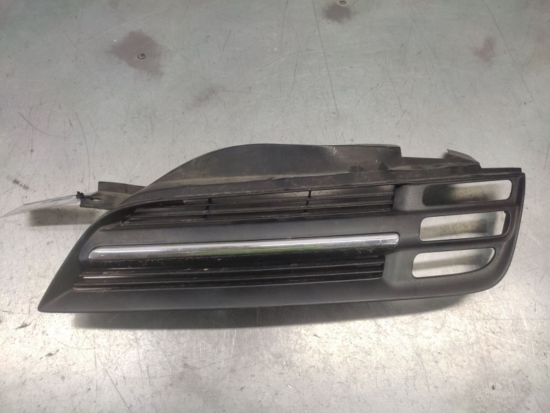 Recambio de rejilla delantera izquierda para nissan micra iii (k12) 1.5 dci referencia OEM IAM   