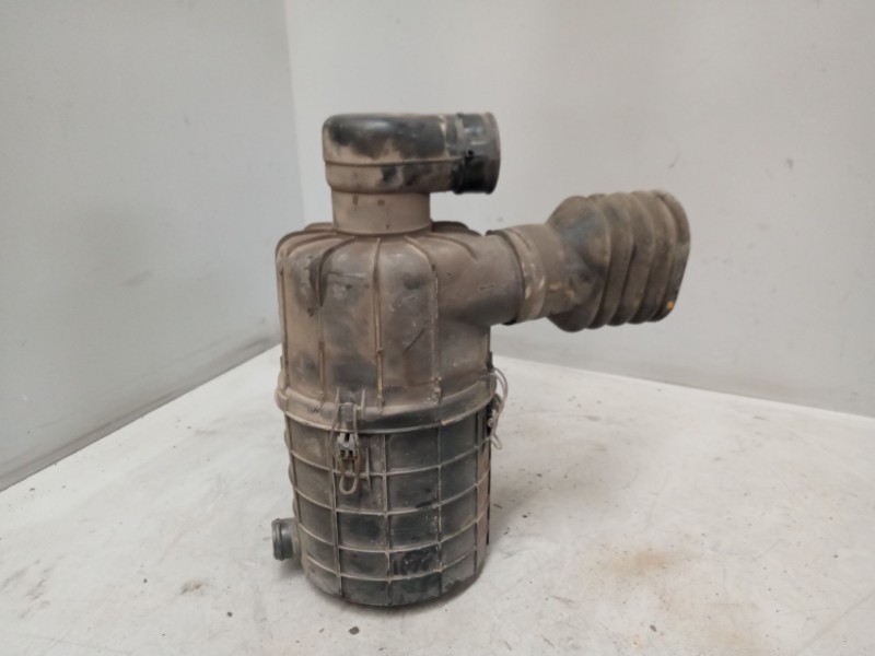 Recambio de filtro aire para nissan cabstar 01.04  3.0 diesel referencia OEM IAM 16500F3900  