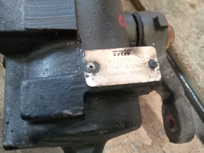 Recambio de caja direccion para nissan cabstar 01.04  3.0 diesel referencia OEM IAM 492109X200  TAS15M605