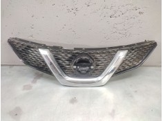 Recambio de rejilla delantera central para nissan qashqai iii (j12) 1.3 dig-t referencia OEM IAM 623104EM  