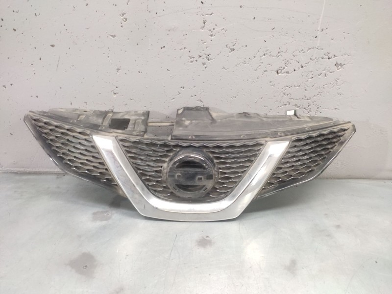 Recambio de rejilla delantera central para nissan qashqai iii (j12) 1.3 dig-t referencia OEM IAM 623104EM  