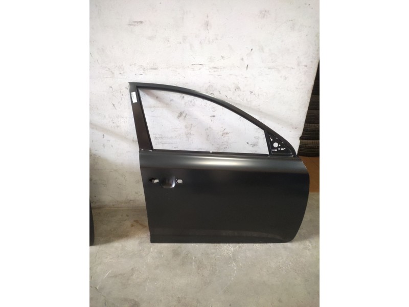 Recambio de puerta delantera derecha para kia cee´d hatchback (ed) 1.4 referencia OEM IAM 760041H000  
