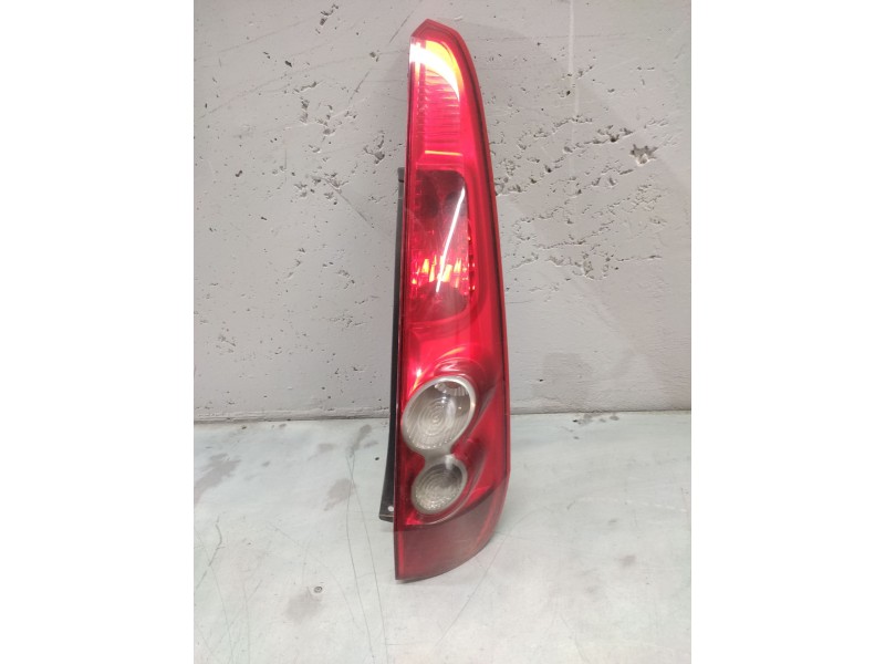 Recambio de piloto trasero derecho para ford fiesta (cbk) ambiente referencia OEM IAM   