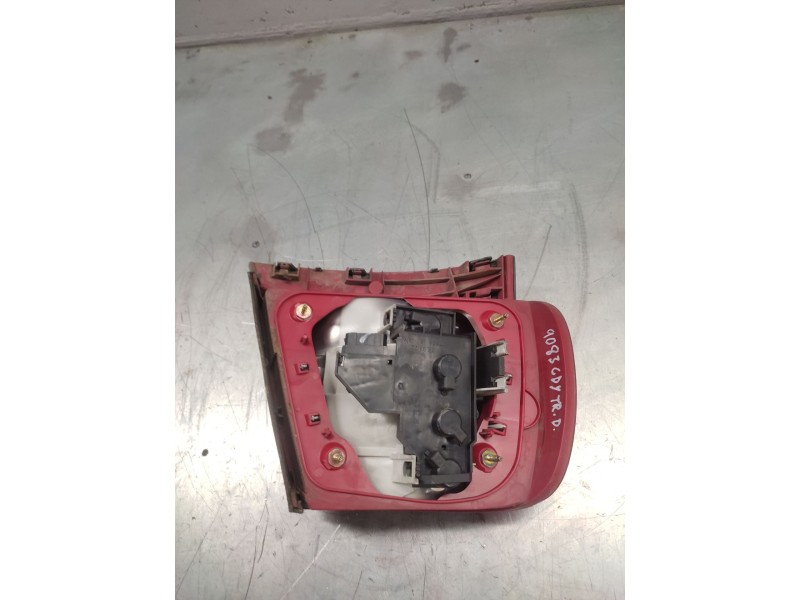 Recambio de piloto trasero derecho para audi a4 berlina (b5) 1.9 tdi referencia OEM IAM   