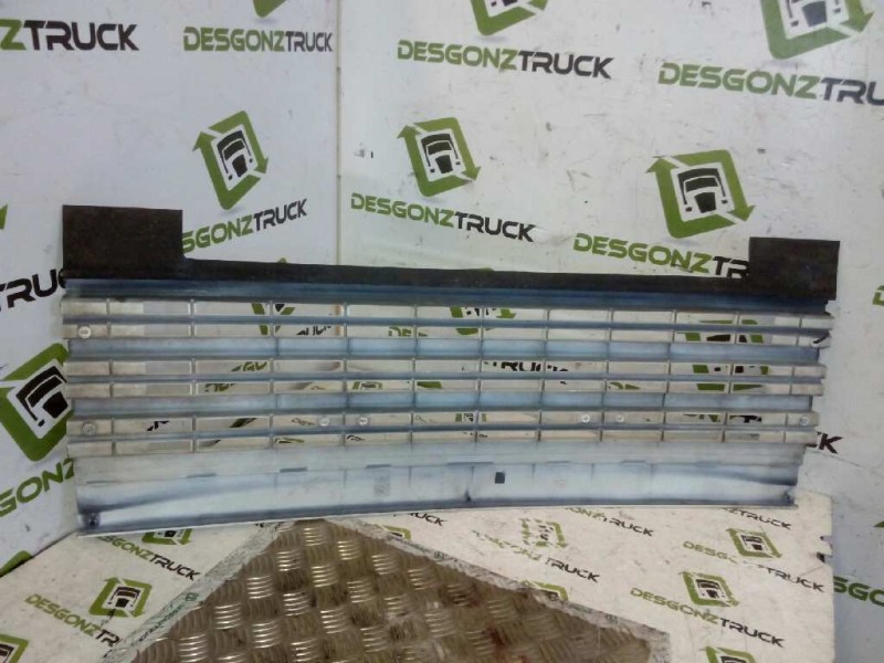 Recambio de rejilla delantera central para nissan eco - t 100.45/78 kw/e2 referencia OEM IAM  CENTRAL 