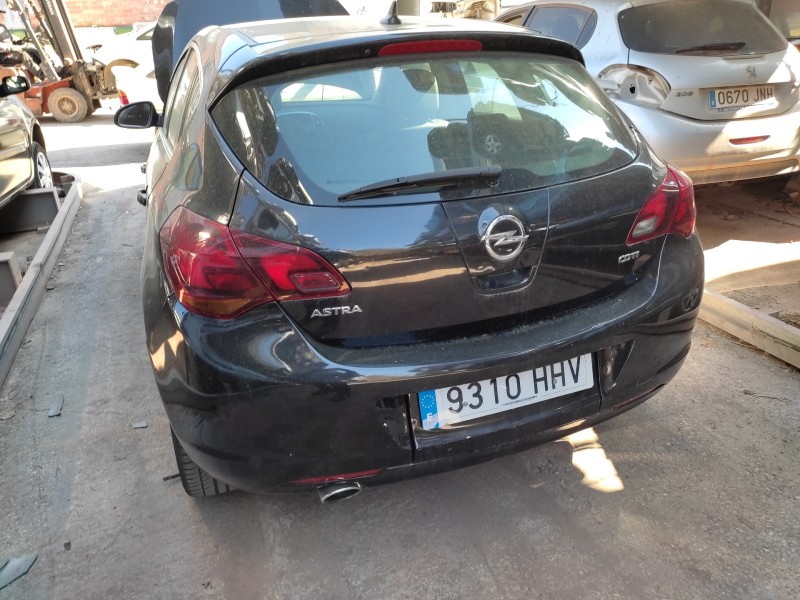 opel astra j lim. del año 2012