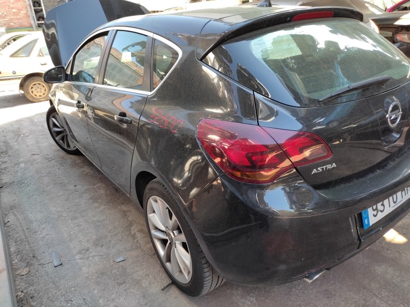 opel astra j lim. del año 2012