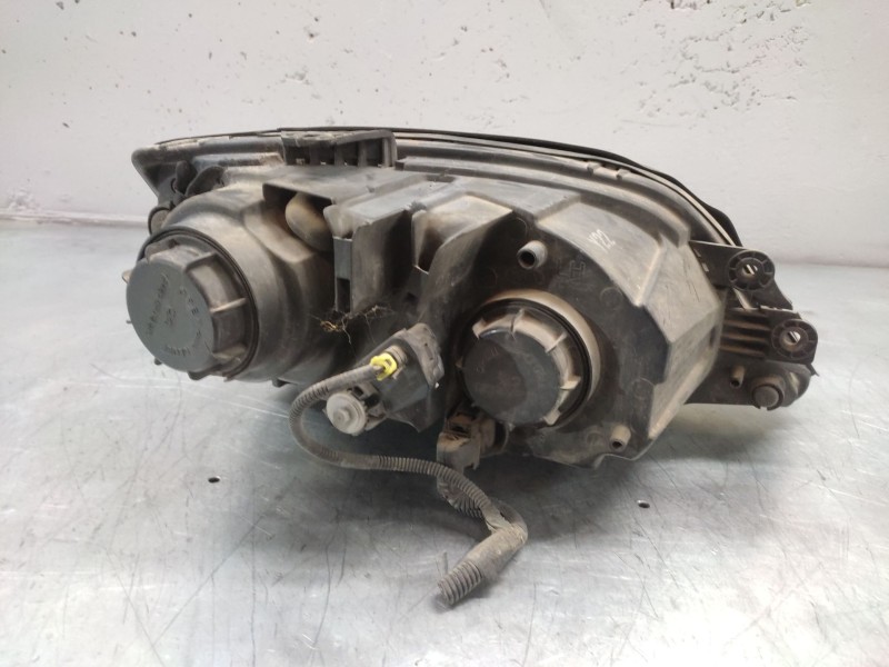 Recambio de faro izquierdo para kia sorento i (jc) 2.5 crdi referencia OEM IAM   