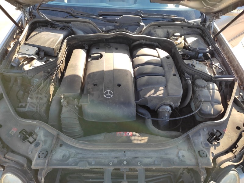 mercedes-benz clase e (w211) berlina del año 2005