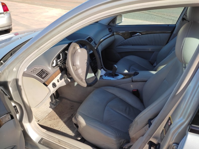 mercedes-benz clase e (w211) berlina del año 2005