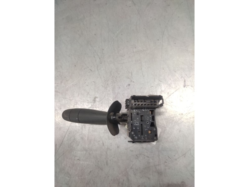 Recambio de mando limpia para opel vivaro 1.9 cdti cat (f9q-760 / l08) referencia OEM IAM 7700312985  