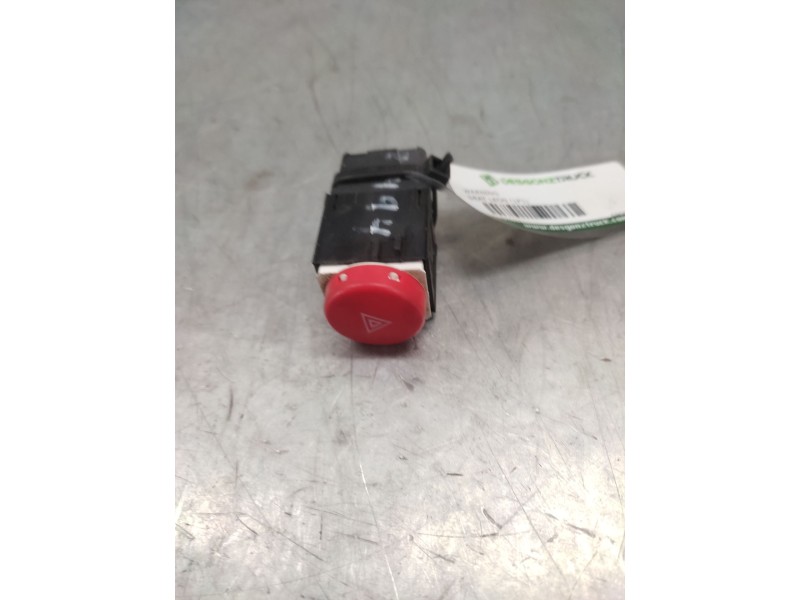 Recambio de warning para seat leon (1p1) comfort limited referencia OEM IAM 5P0953235A  4 PINS