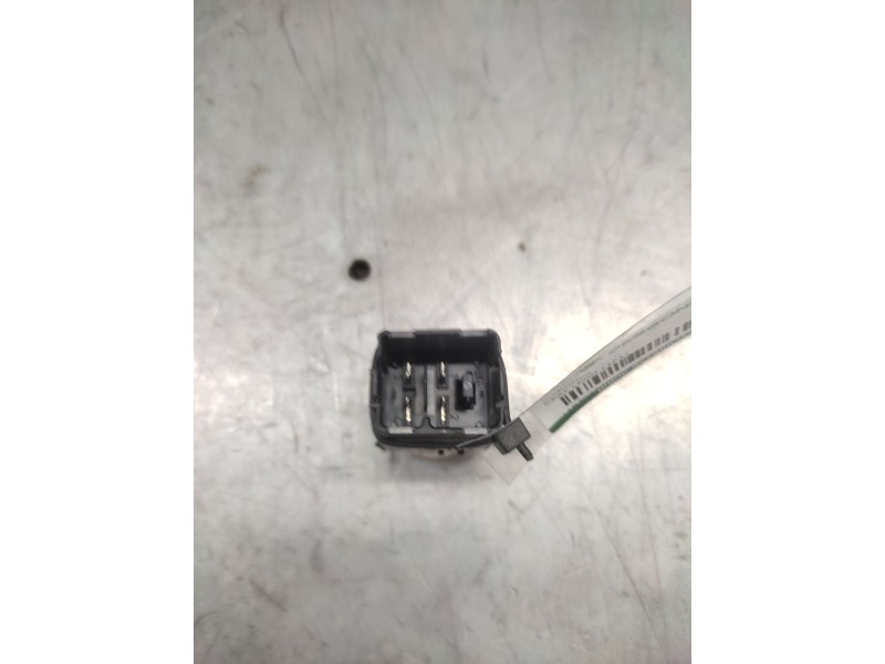 Recambio de warning para seat leon (1p1) comfort limited referencia OEM IAM 5P0953235A  4 PINS