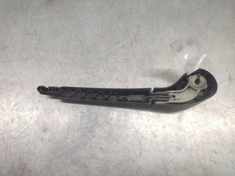 Recambio de brazo limpia trasero para ford focus lim. (cb8) titanium referencia OEM IAM   