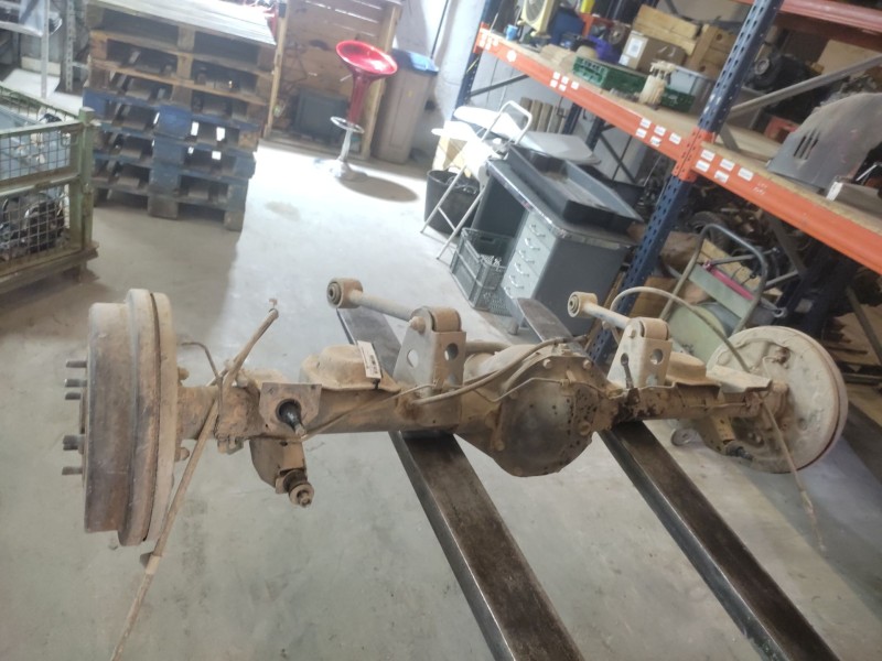 Recambio de eje trasero para nissan terrano/terrano.ii (r20) elegance referencia OEM IAM   