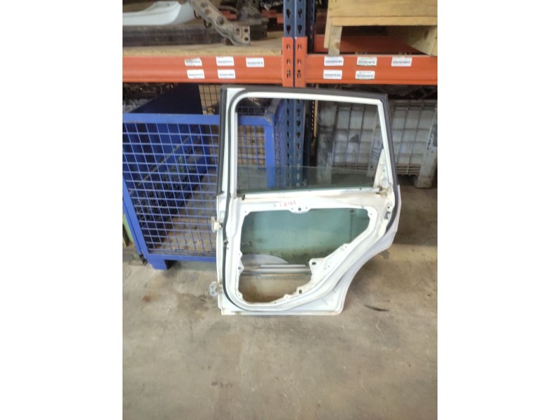 Recambio de puerta trasera derecha para ford fiesta (cbk) ambiente referencia OEM IAM   
