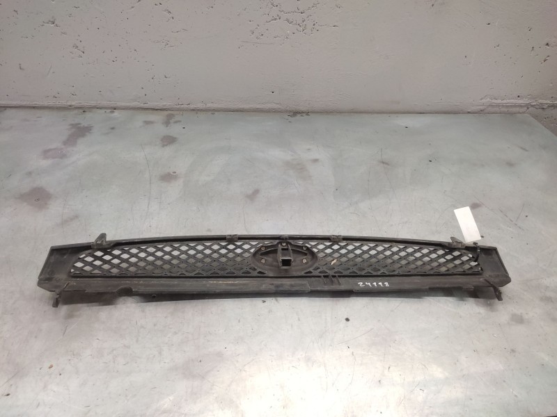 Recambio de rejilla delantera para ford fiesta (cbk) ambiente referencia OEM IAM 2S618200AGW  