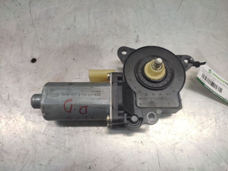 Recambio de motor elevalunas delantero derecho para ford fiesta (cbk) ambiente referencia OEM IAM 0130821939  