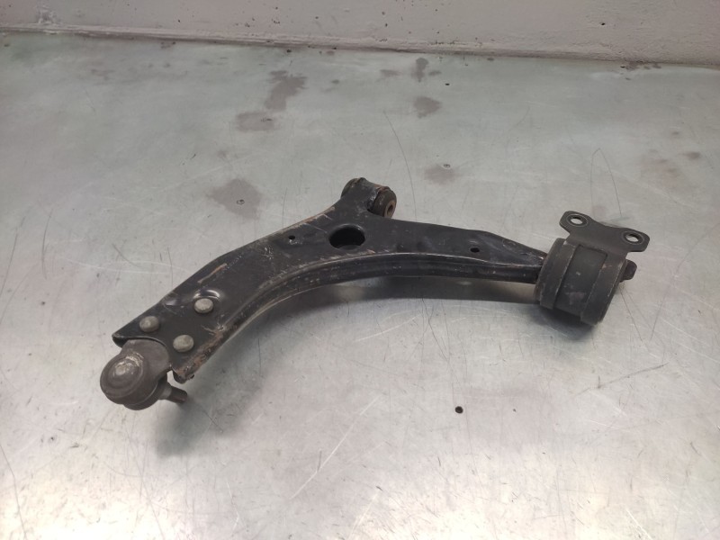 Recambio de brazo suspension inferior delantero derecho para ford focus berlina (cap) ambiente (d) referencia OEM IAM   