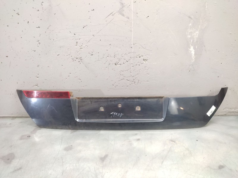 Recambio de molduras traseras para bmw serie 7 (e65/e66) 730d referencia OEM IAM 51138223241  
