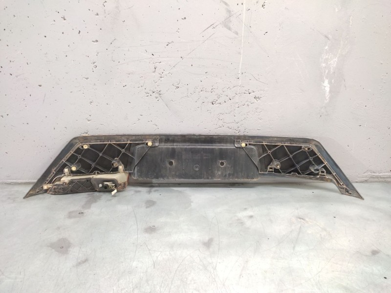 Recambio de molduras traseras para bmw serie 7 (e65/e66) 730d referencia OEM IAM 51138223241  