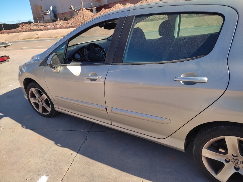 peugeot 308 del año 2008