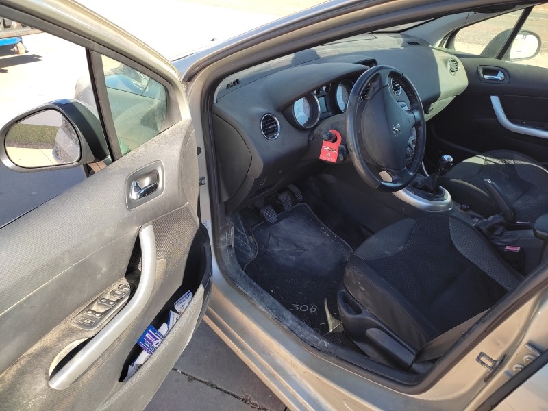 peugeot 308 del año 2008
