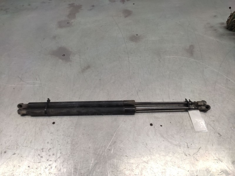 Recambio de amortiguadores maletero / porton para nissan primera berlina (p12) acenta referencia OEM IAM  575N 